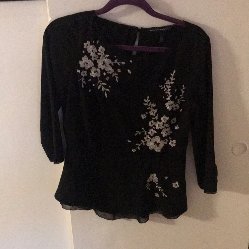 Black flower pattern, size 4 from white house black market